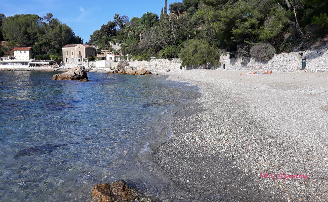 Plage de Magaud'in fotoğrafı hafif ince çakıl taş yüzey ile