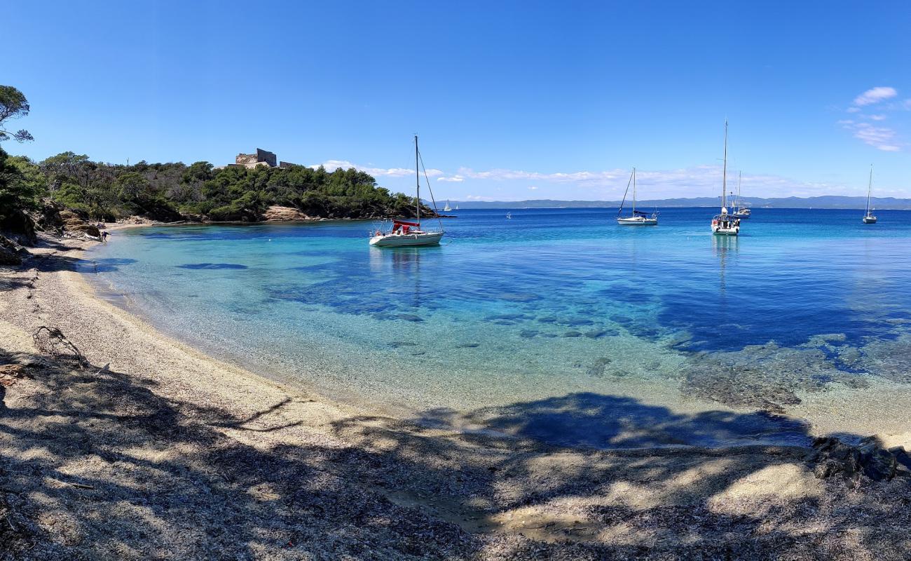 Beach of Alycastre'in fotoğrafı küçük gri çakıllar yüzey ile