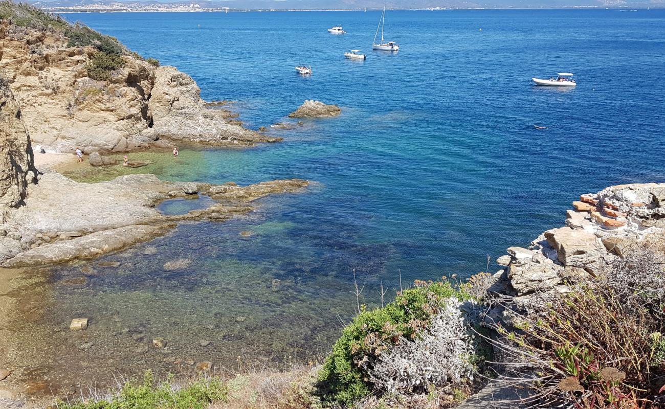 Arbanais beach'in fotoğrafı bej çakıl yüzey ile
