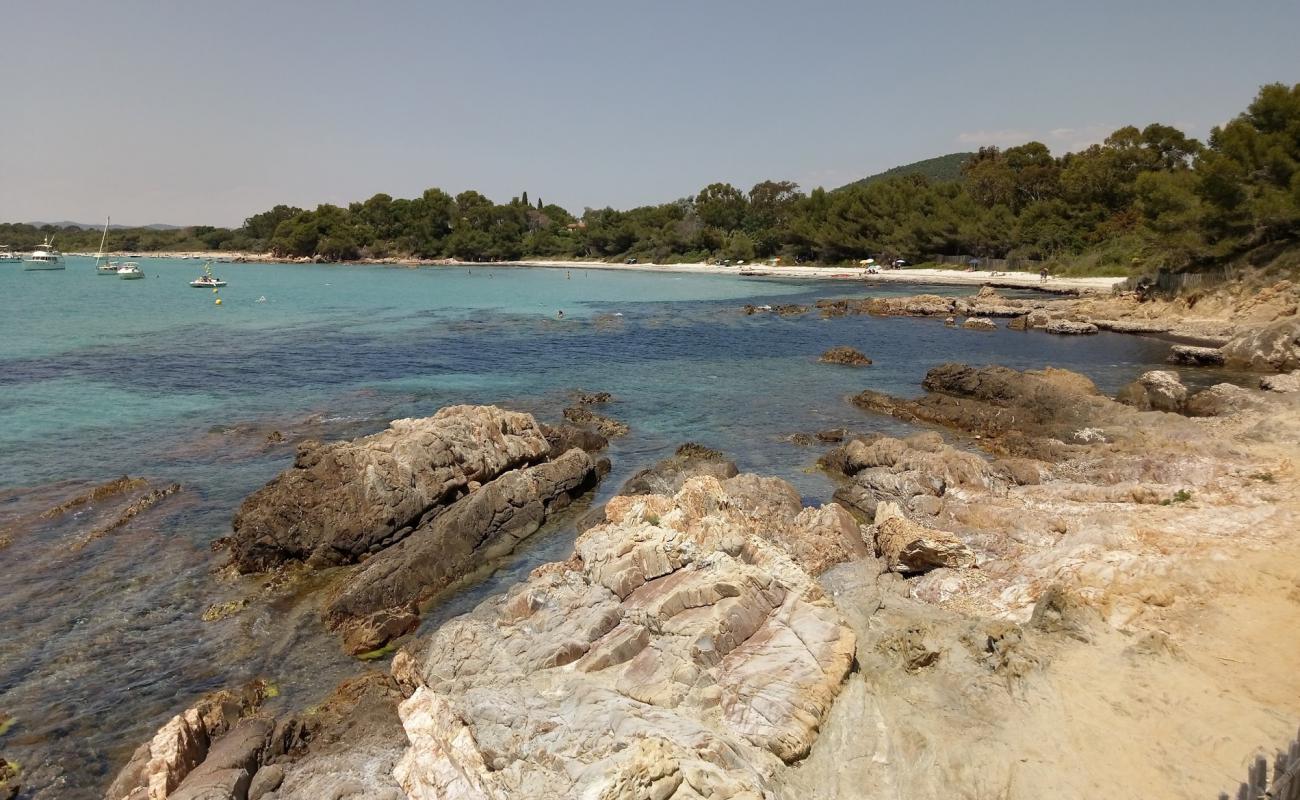 Mother God beach'in fotoğrafı beyaz kum yüzey ile