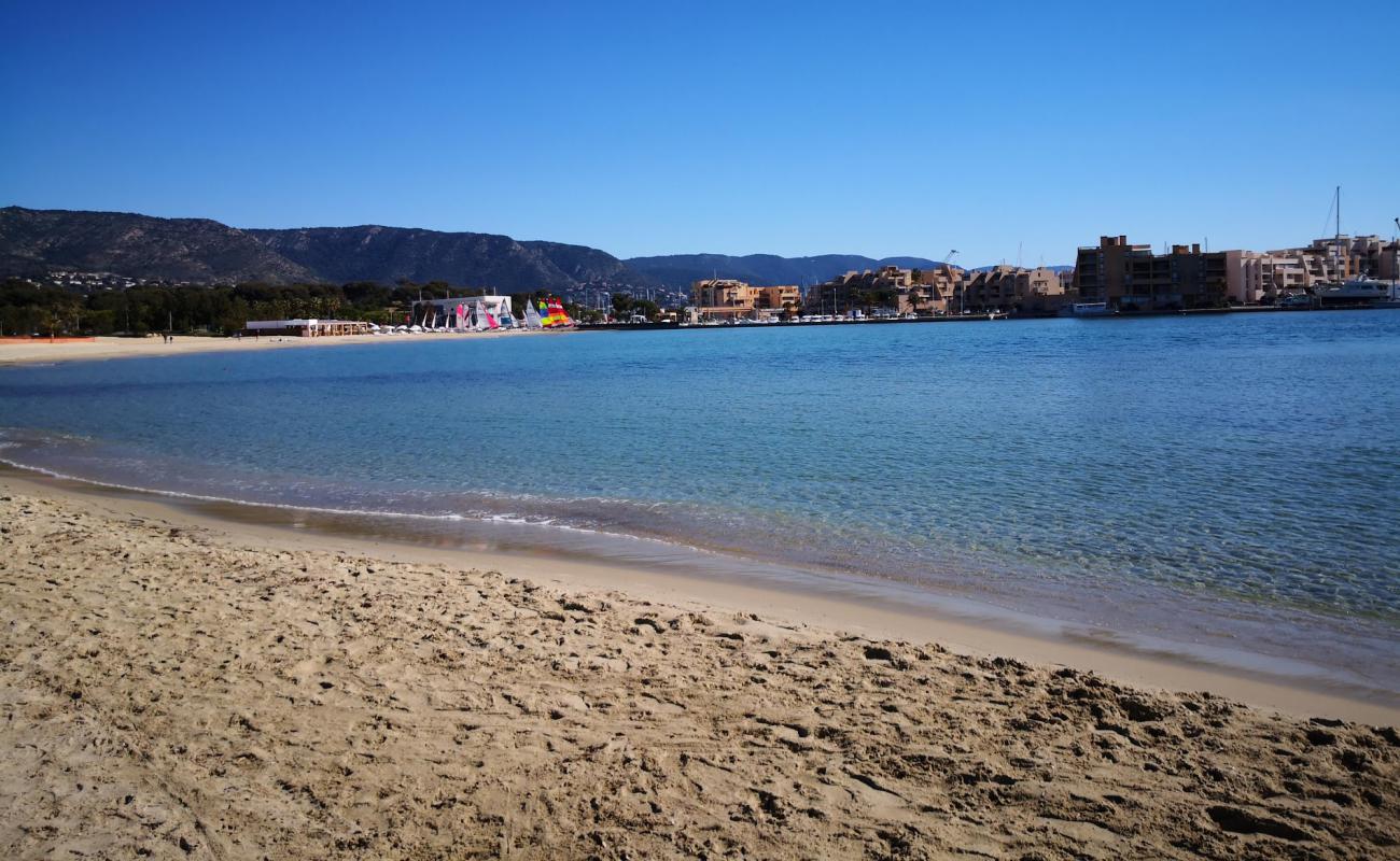 La Faviere Plajı'in fotoğrafı i̇nce bej kum yüzey ile