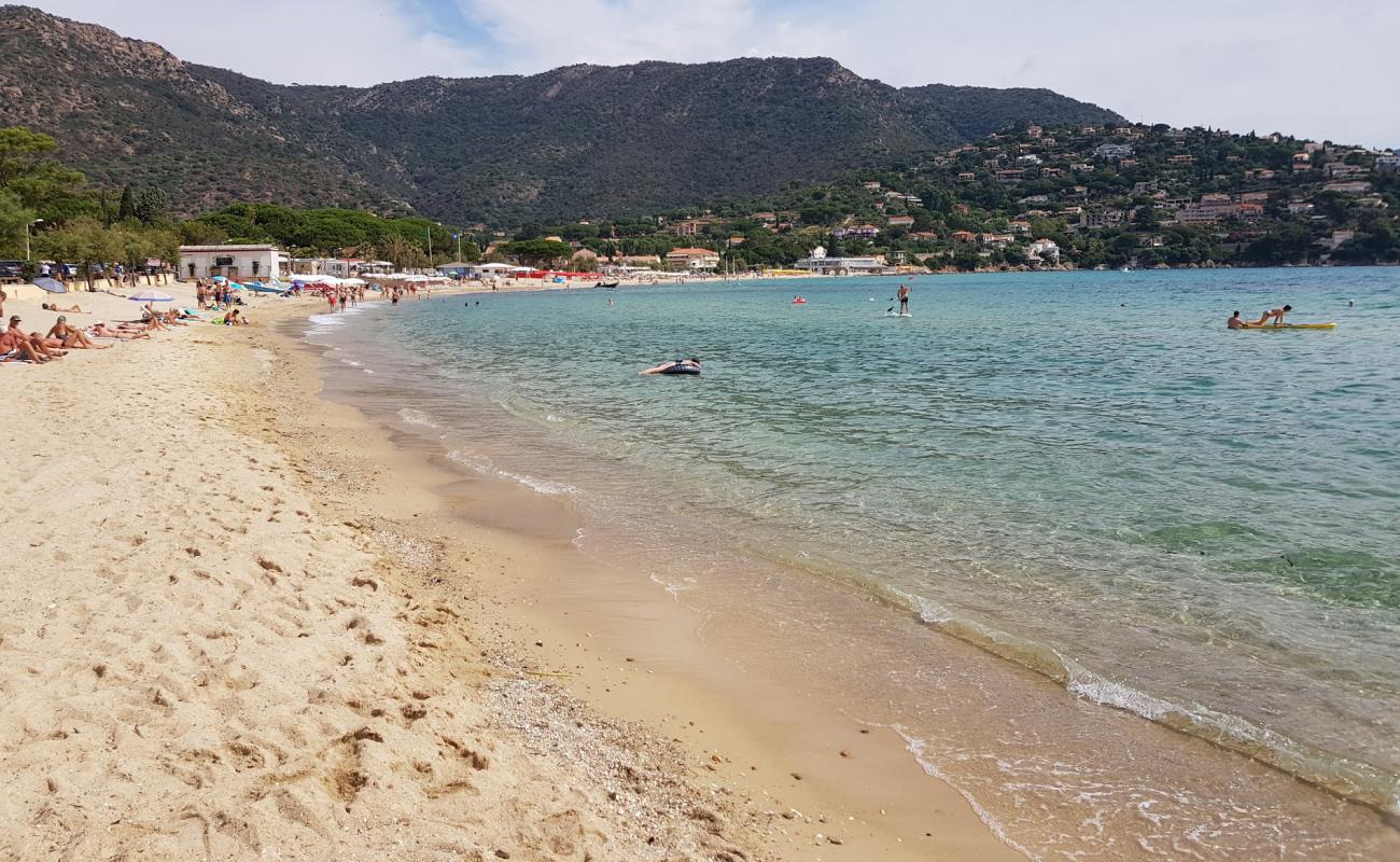 Saint-Clair Plajı'in fotoğrafı açık bej kum yüzey ile