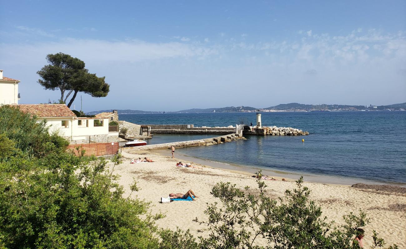 Plage Les Cigales'in fotoğrafı açık bej kum yüzey ile