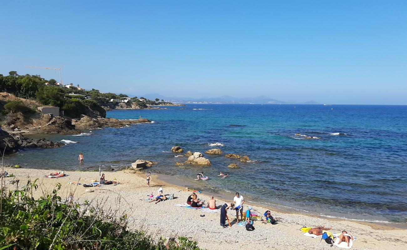Corniche D'azur'in fotoğrafı bej çakıl yüzey ile