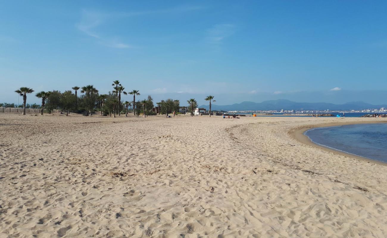 Plage de Saint-Aygulf'in fotoğrafı parlak ince kum yüzey ile