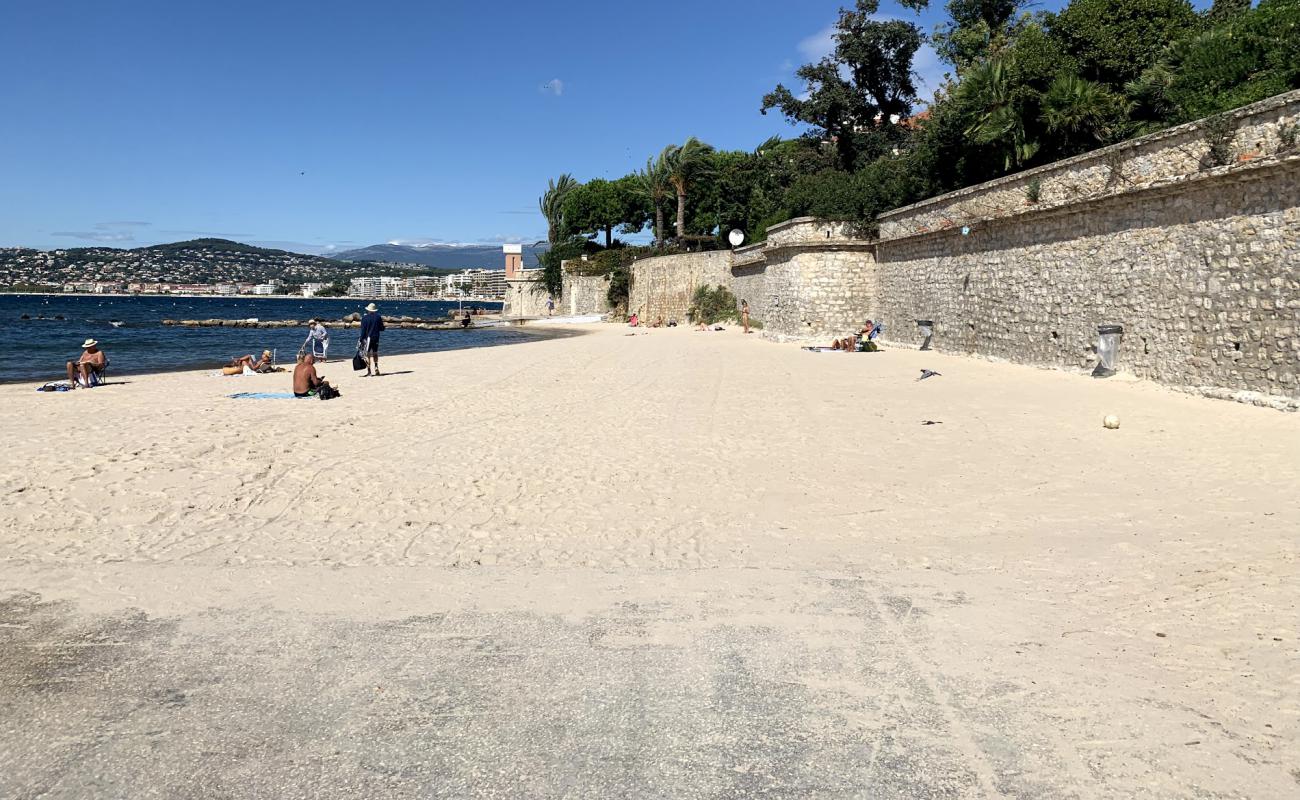 Plage de la Gallice'in fotoğrafı parlak ince kum yüzey ile