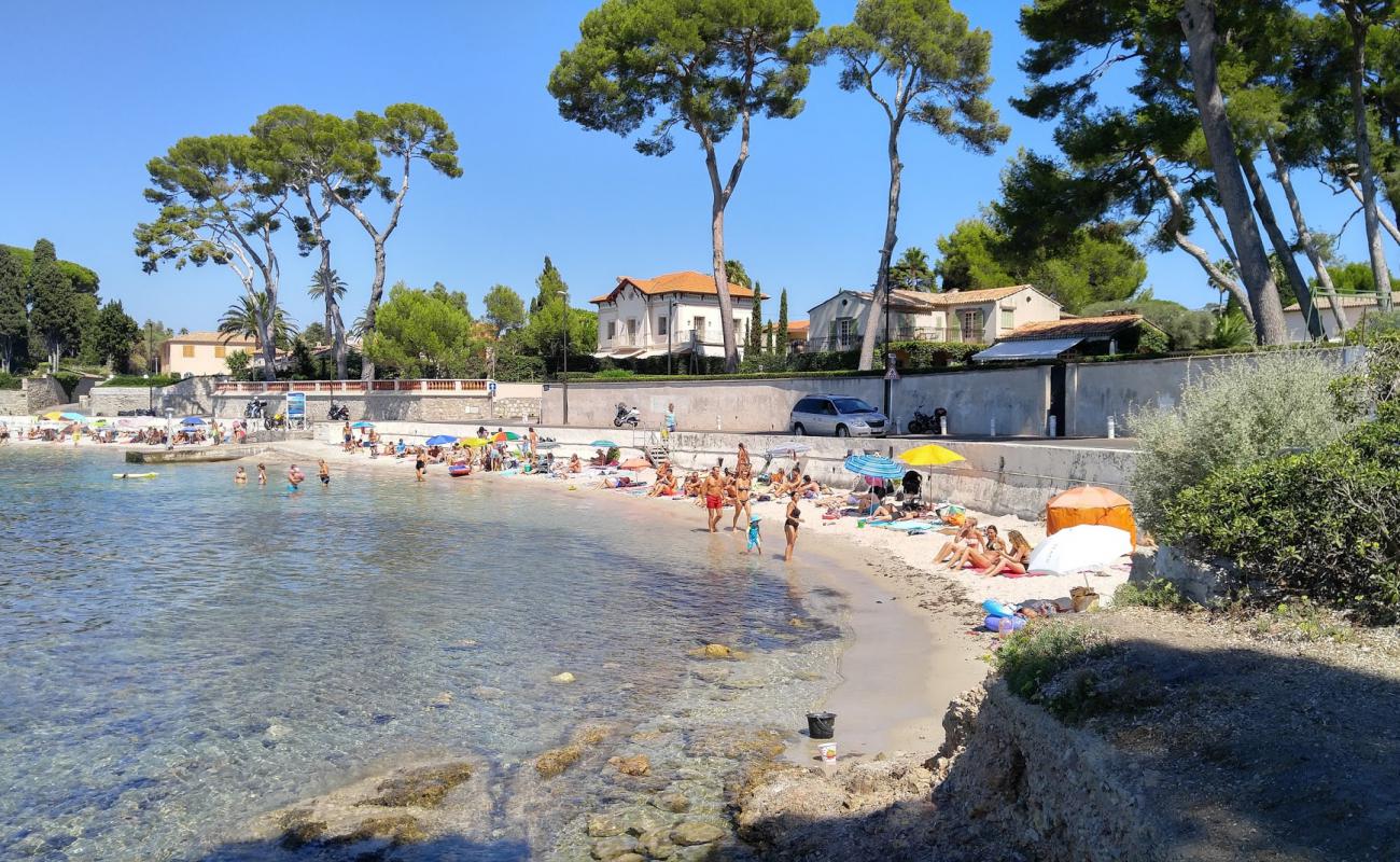 Plage des Ondes'in fotoğrafı parlak ince kum yüzey ile