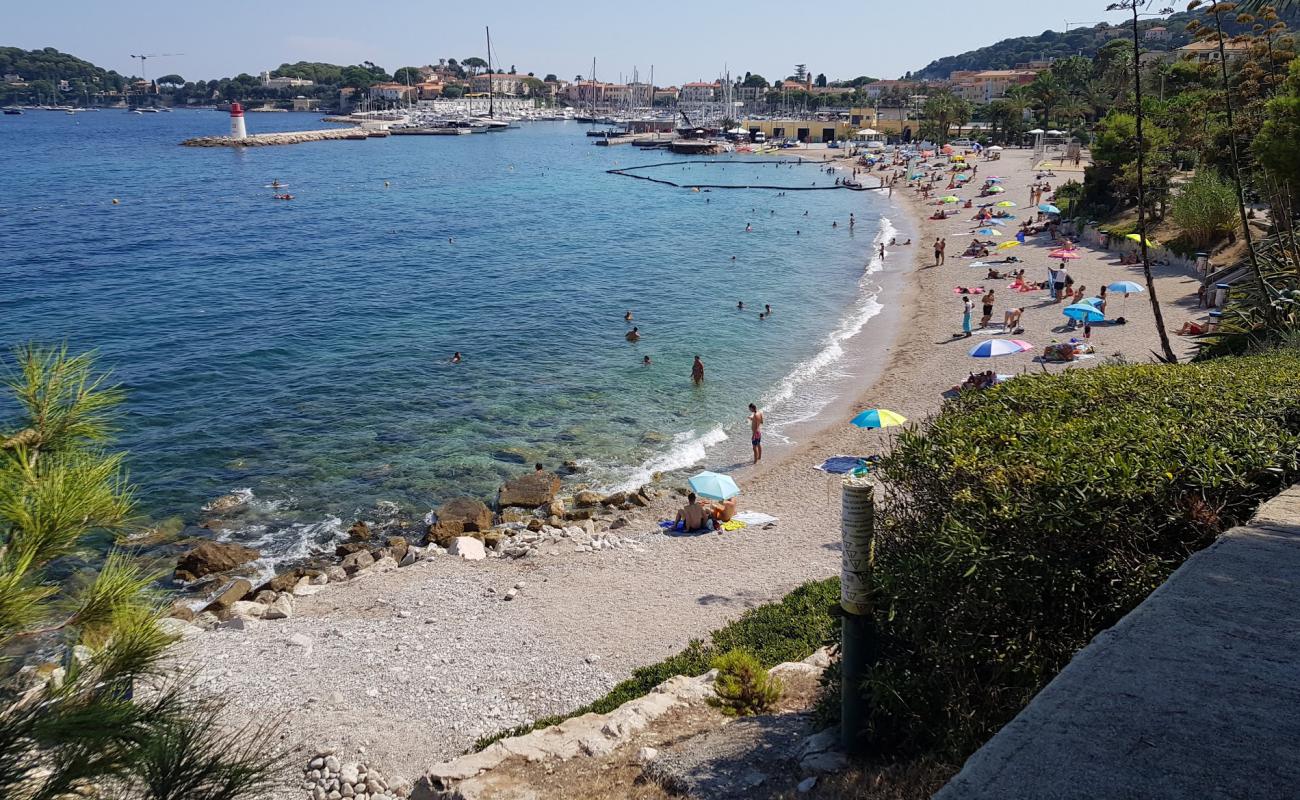 Plage Cros Dei Pin'in fotoğrafı hafif ince çakıl taş yüzey ile