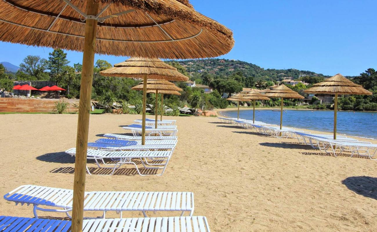Plage de Cala Verde II'in fotoğrafı açık bej kum yüzey ile