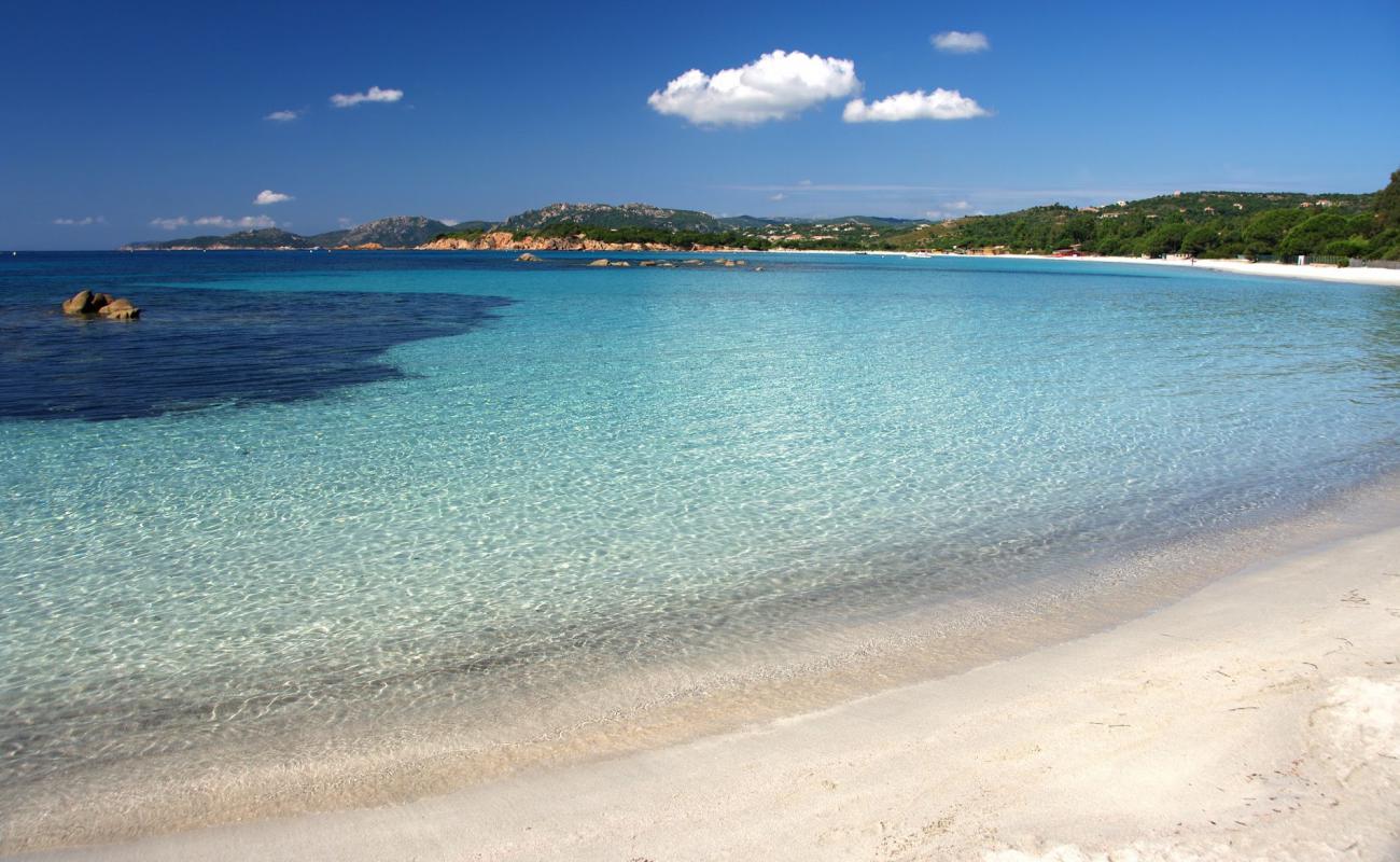 Plage De La Folaca'in fotoğrafı parlak kum yüzey ile