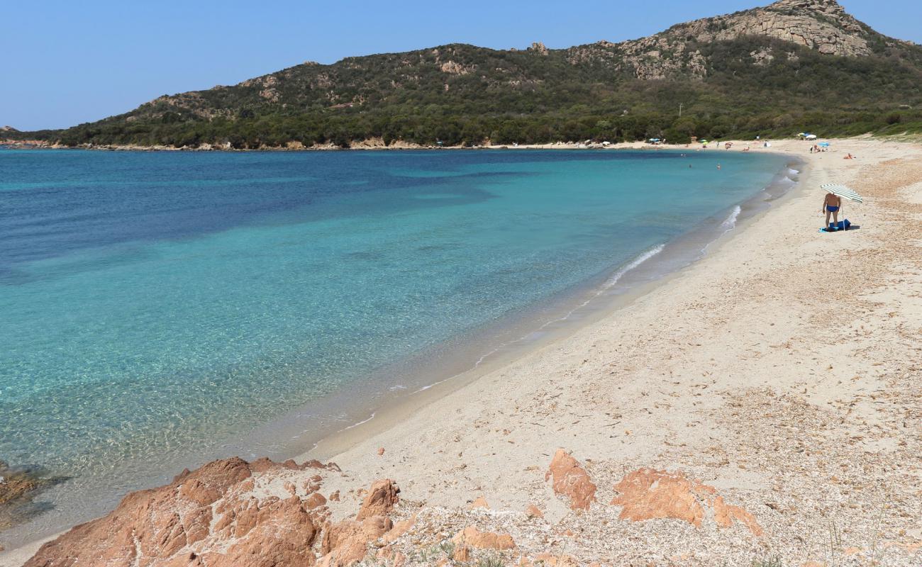 Chevanu beach'in fotoğrafı parlak kum yüzey ile