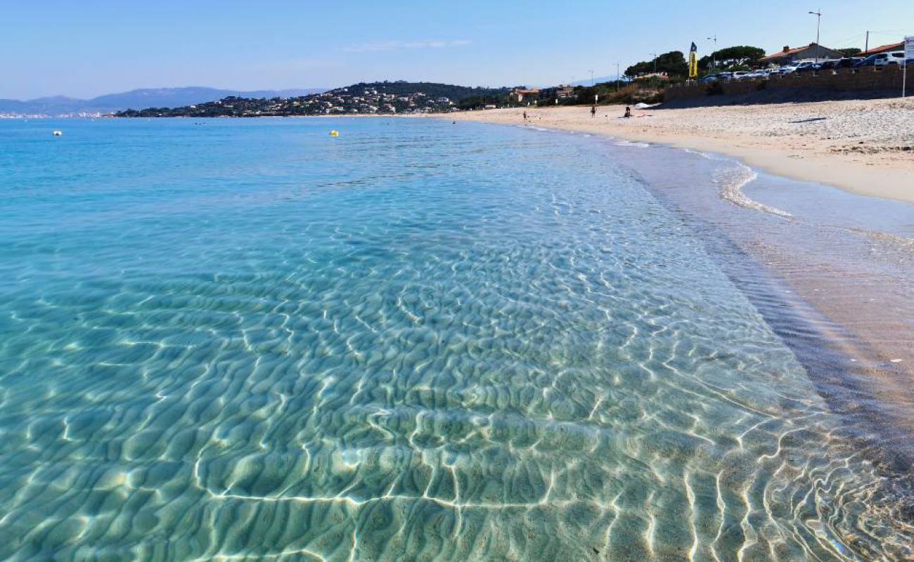 Agosta beach'in fotoğrafı parlak ince kum yüzey ile