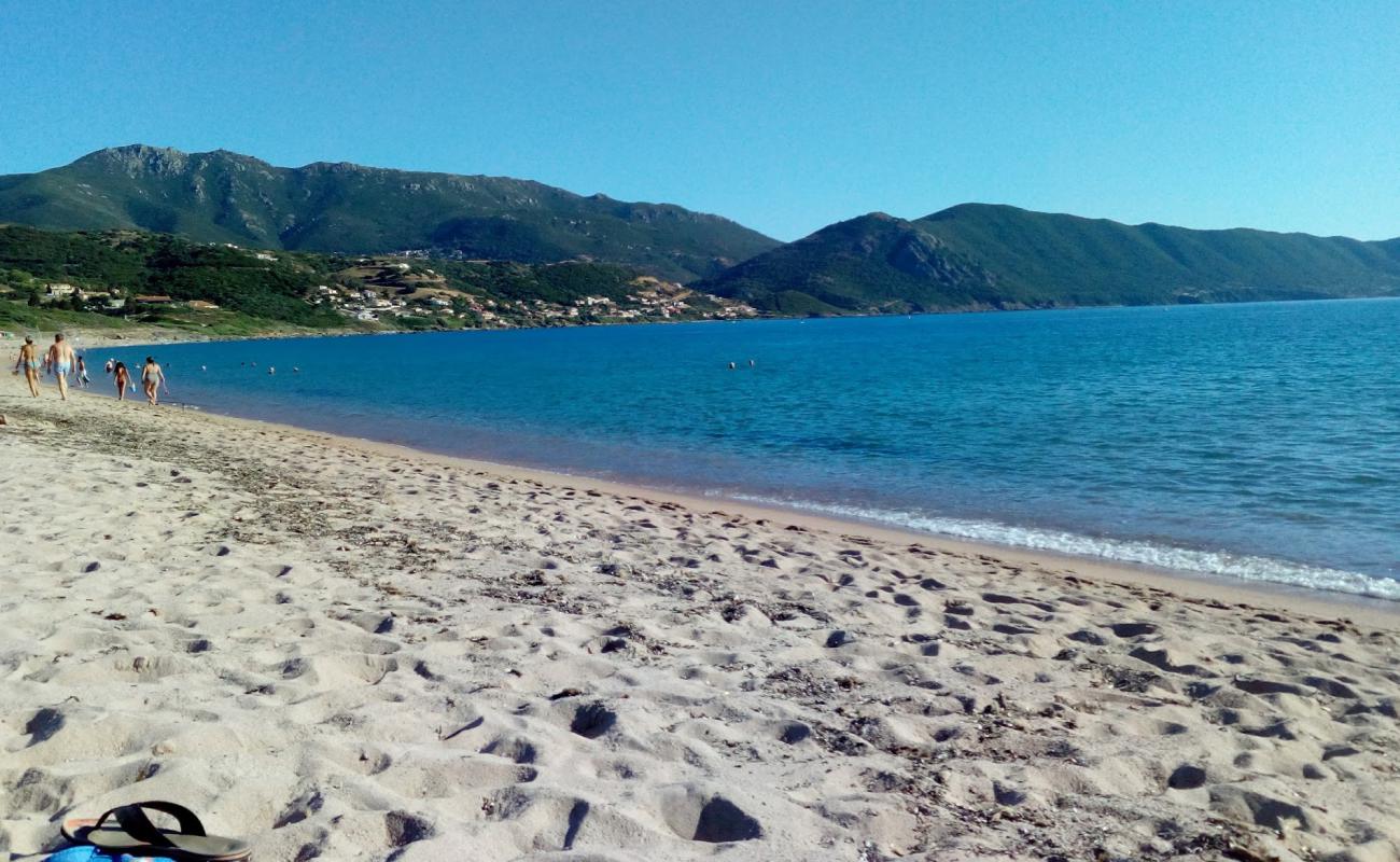 Lav Plajı'in fotoğrafı açık bej kum yüzey ile