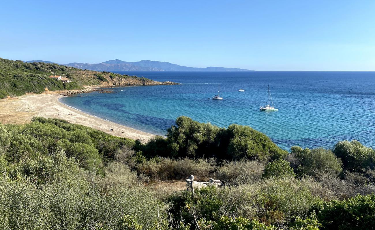 Mandiles beach'in fotoğrafı parlak kum yüzey ile