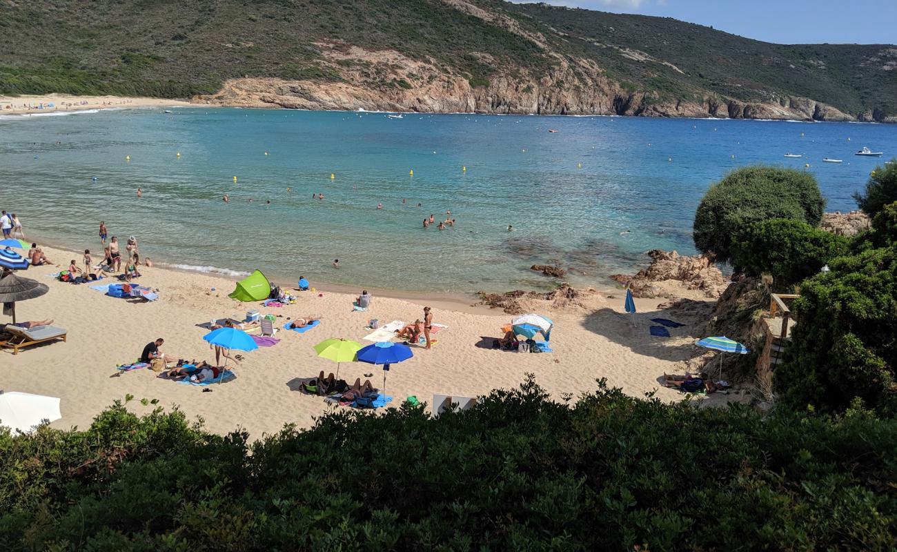 Arone Plajı'in fotoğrafı i̇nce bej kum yüzey ile