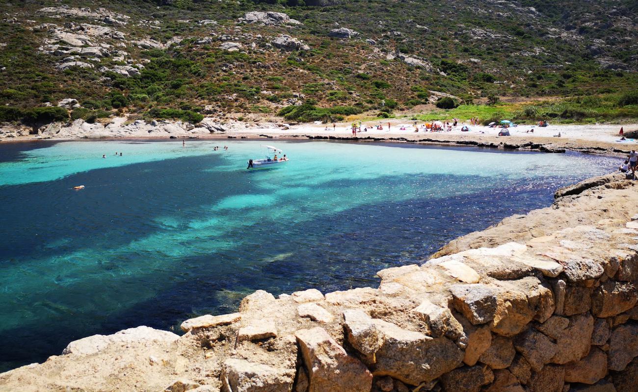 Alga beach'in fotoğrafı parlak kum yüzey ile