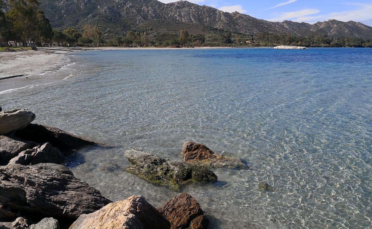 La Roya beach'in fotoğrafı parlak kum yüzey ile