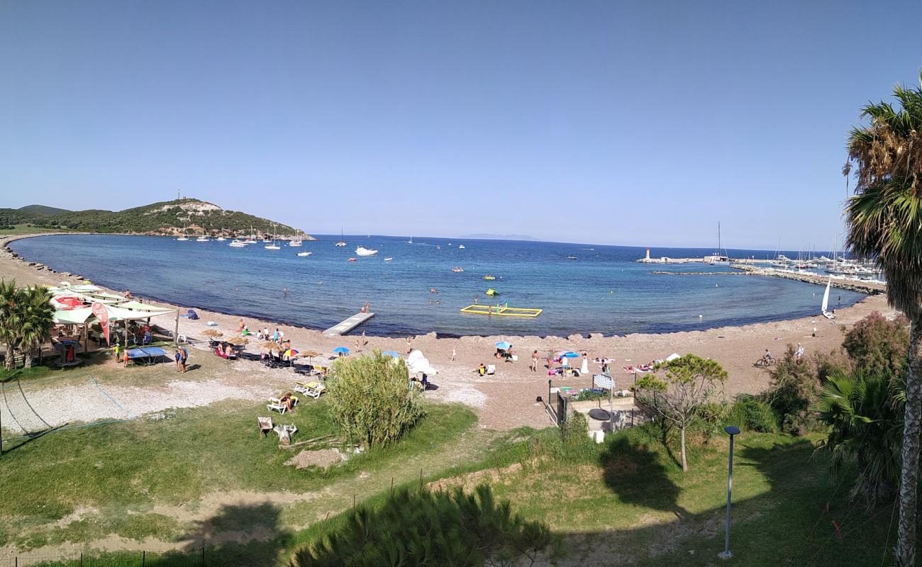 Macinaggio beach'in fotoğrafı parlak kum yüzey ile