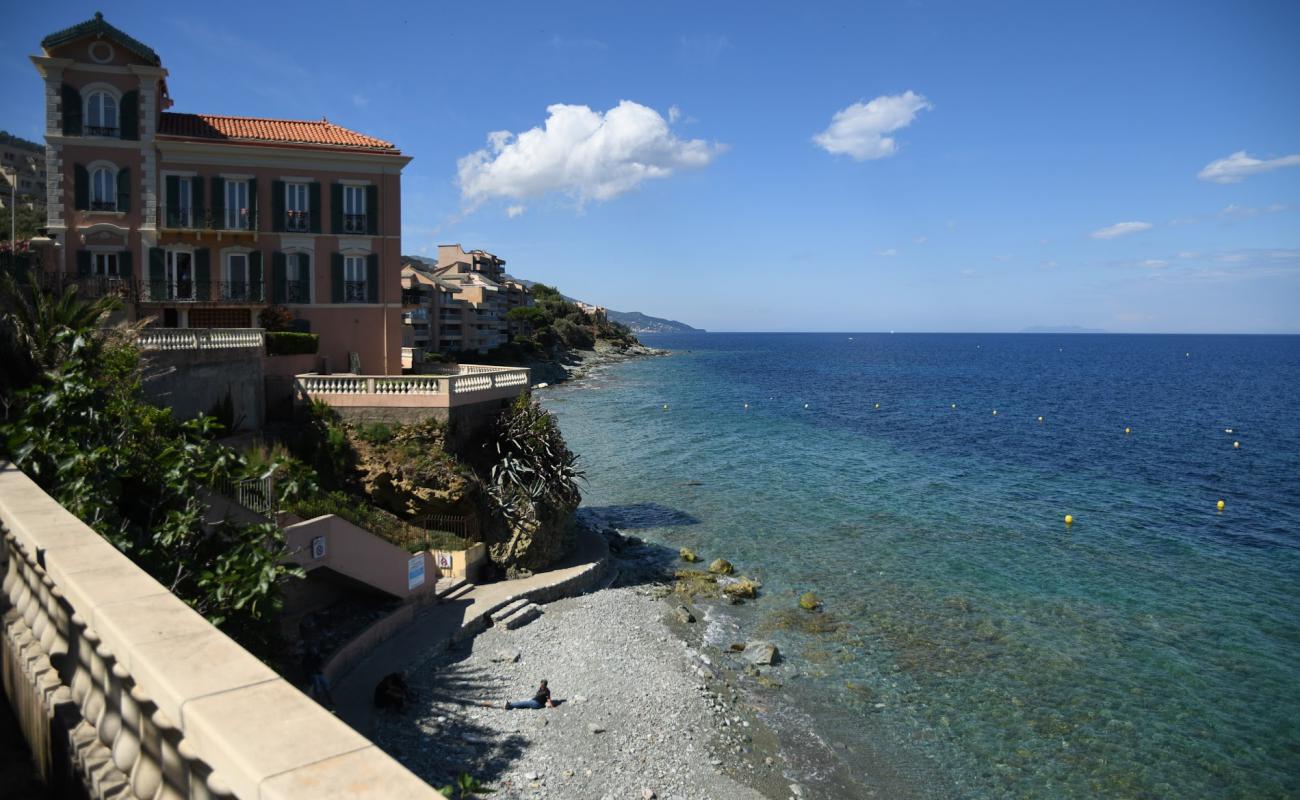 Toga beach'in fotoğrafı gri çakıl taşı yüzey ile