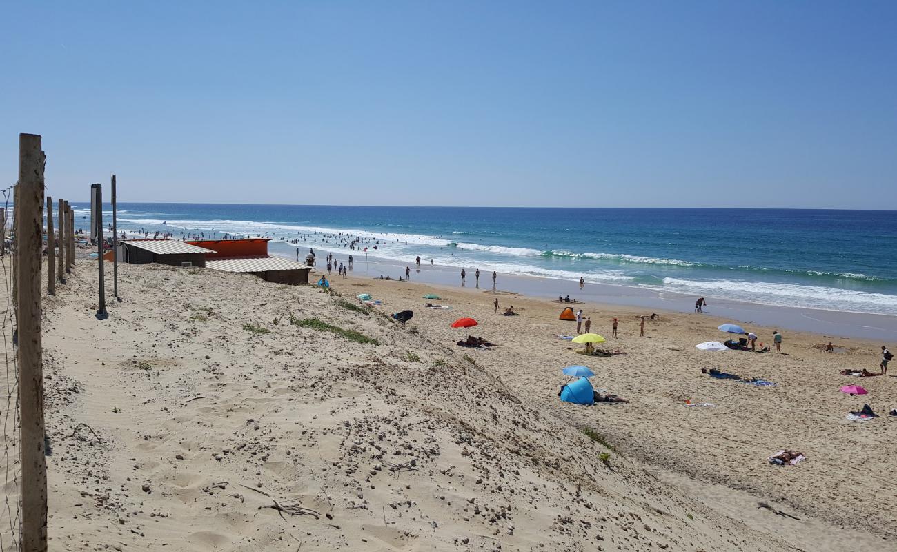 Plage du Vivier'in fotoğrafı i̇nce beyaz kum yüzey ile