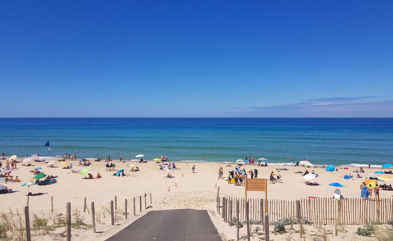 Plage le Porge'in fotoğrafı beyaz kum yüzey ile