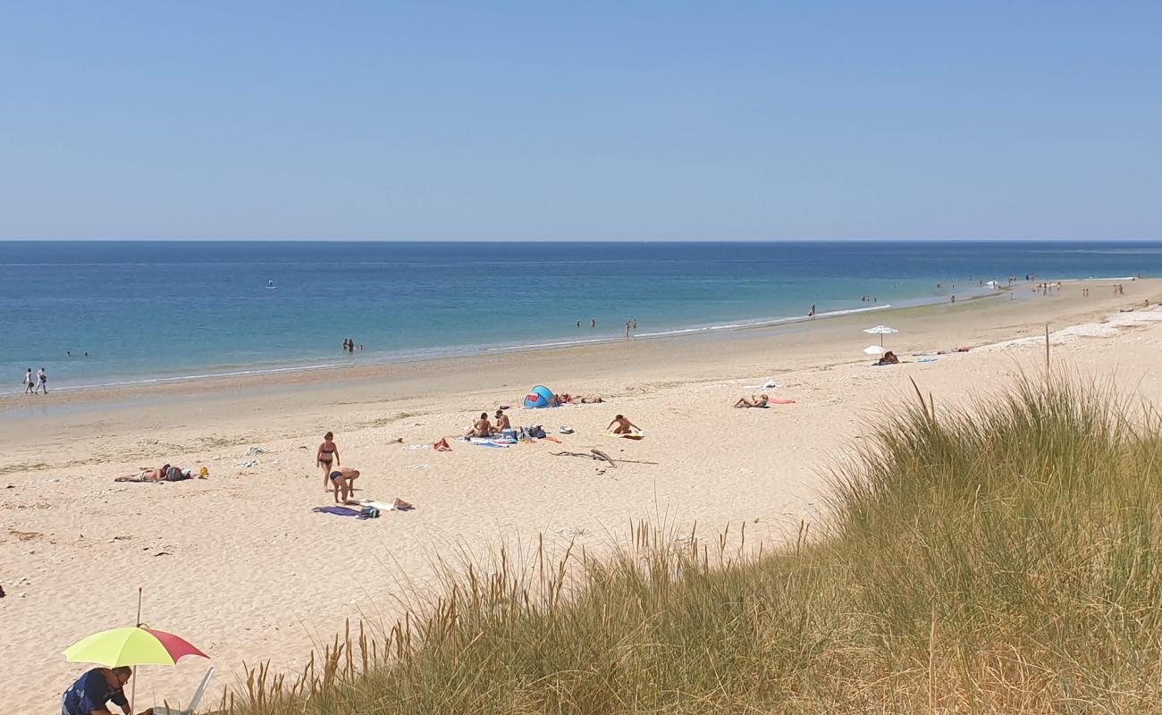 Plage des Huttes'in fotoğrafı parlak kum yüzey ile