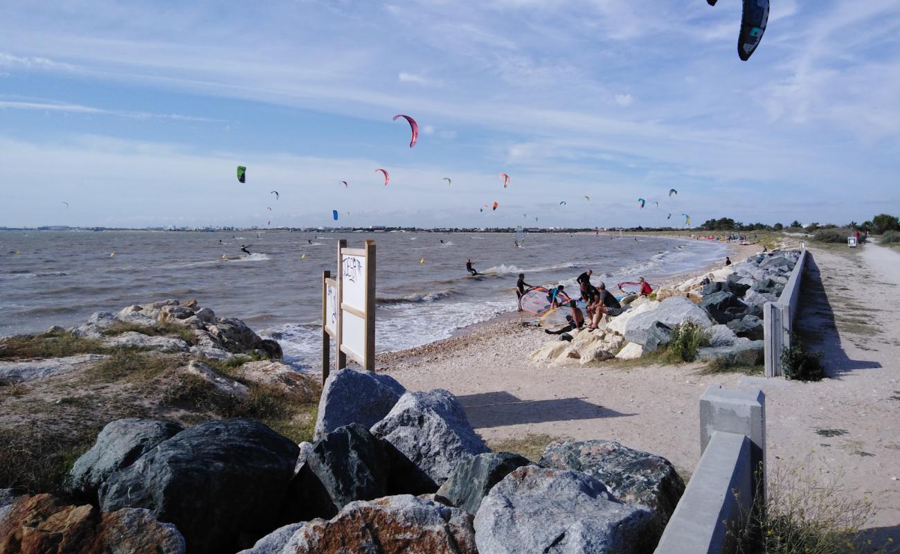La Plage d'Aytre'in fotoğrafı bej kum ve çakıl yüzey ile