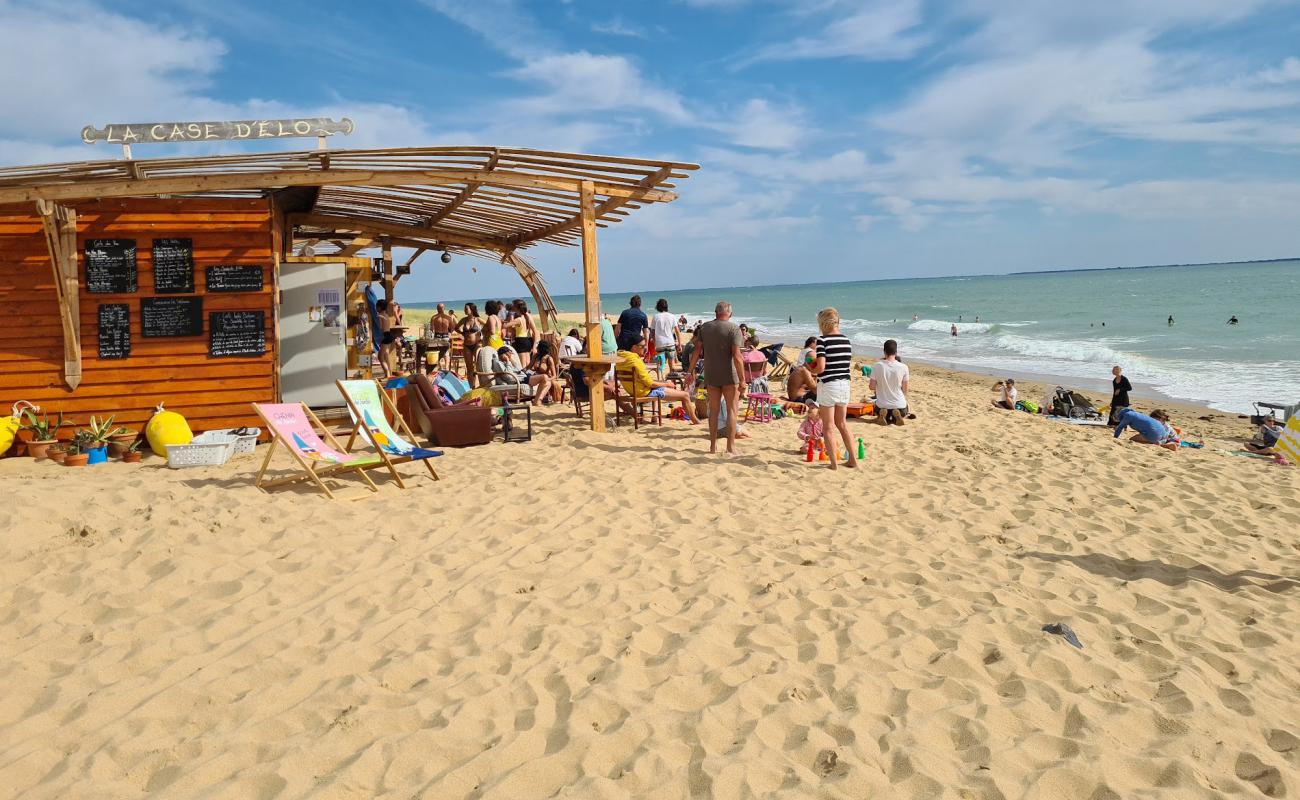 Corps de Garde beach'in fotoğrafı açık bej kum yüzey ile
