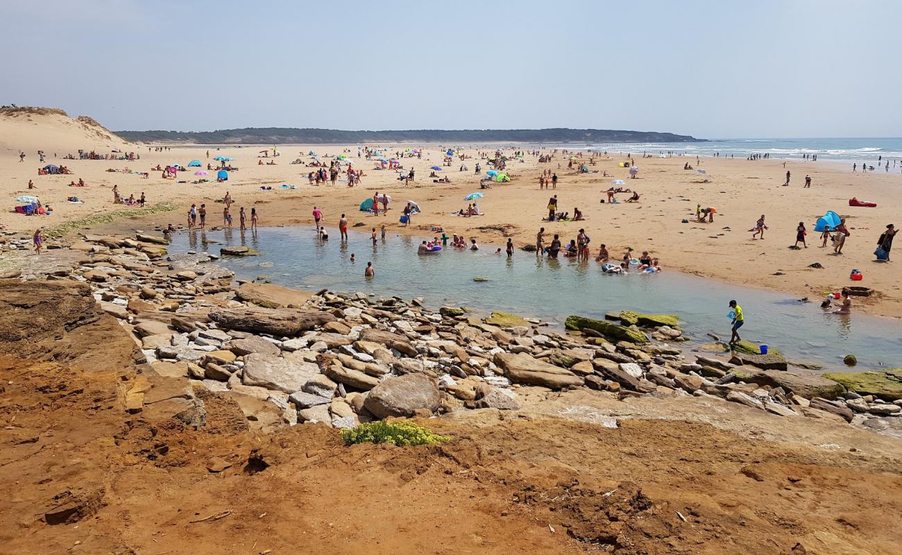 Plage du Veillon'in fotoğrafı açık bej kum yüzey ile