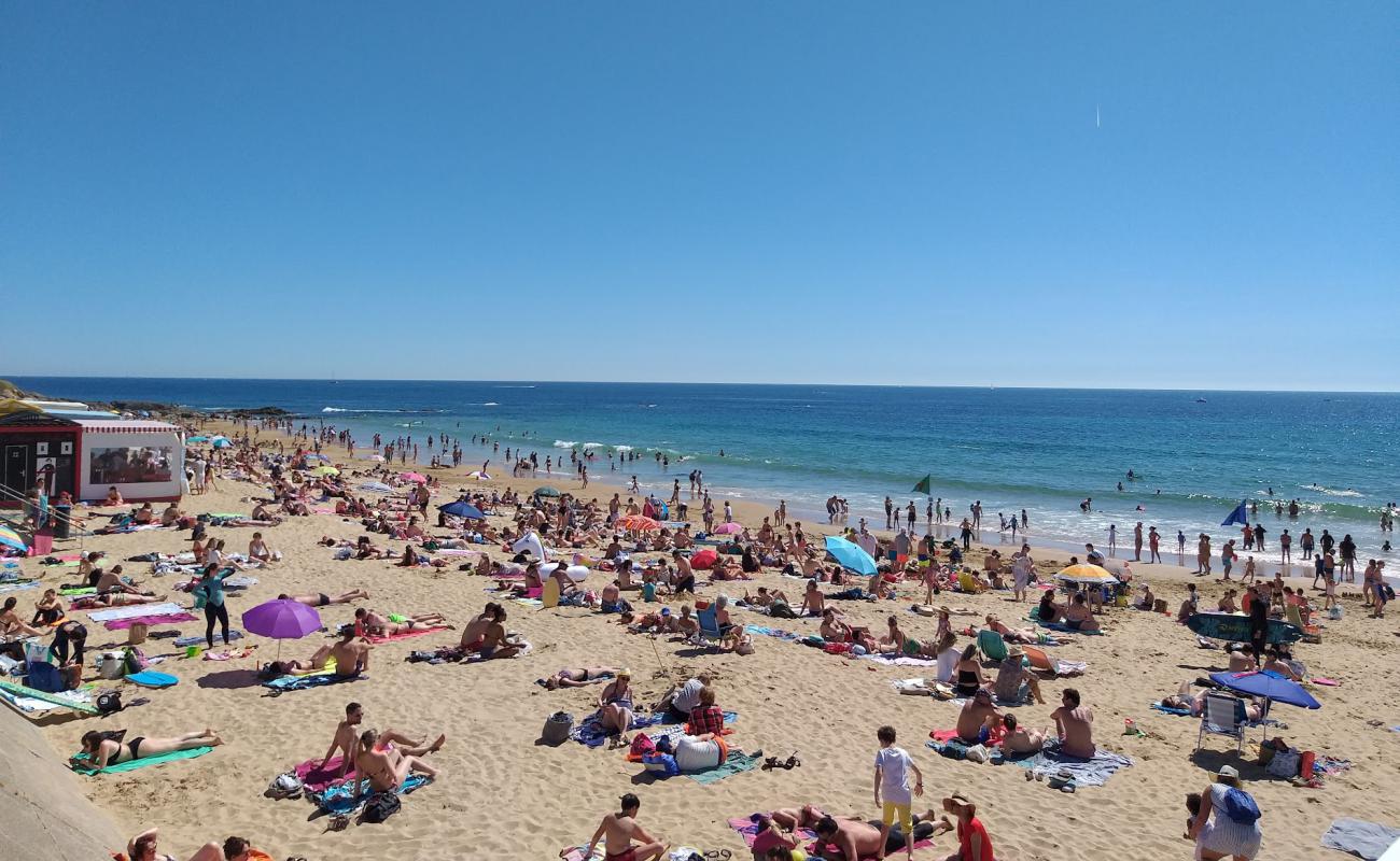 Tanchet beach'in fotoğrafı açık bej kum yüzey ile