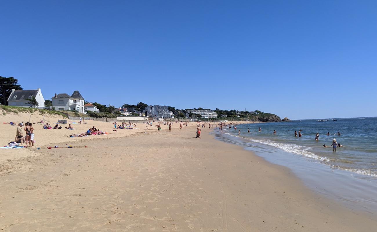 Sainte-Marguerite beach'in fotoğrafı beyaz kum yüzey ile