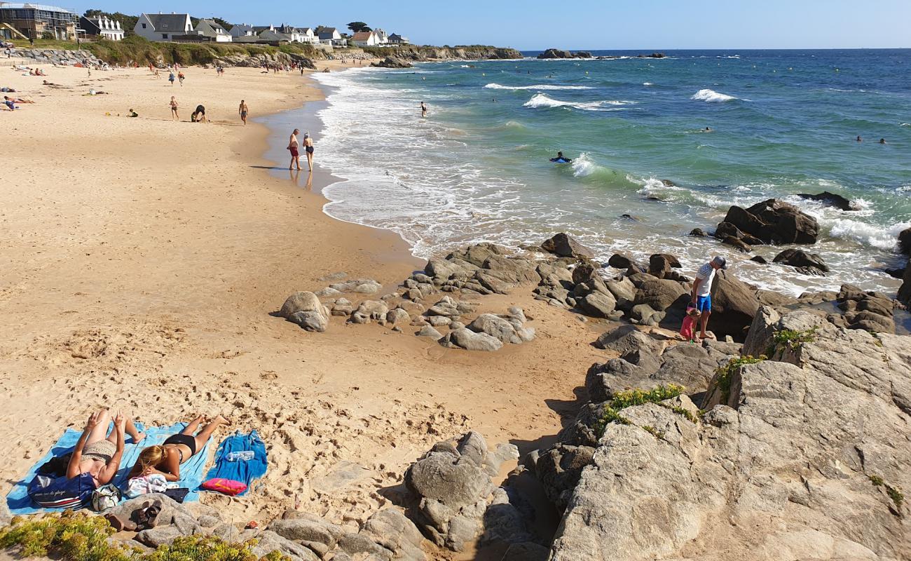 Plage de la Govelle'in fotoğrafı parlak kum yüzey ile