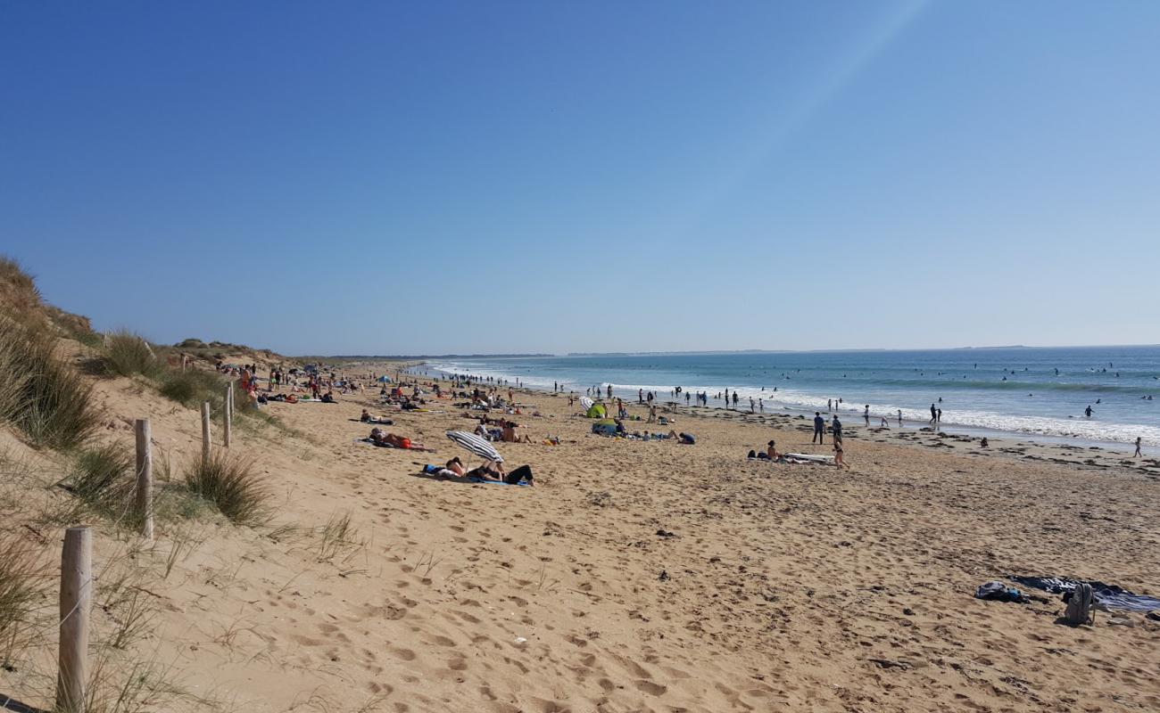 Beach of Sainte-Barbe'in fotoğrafı açık bej kum yüzey ile