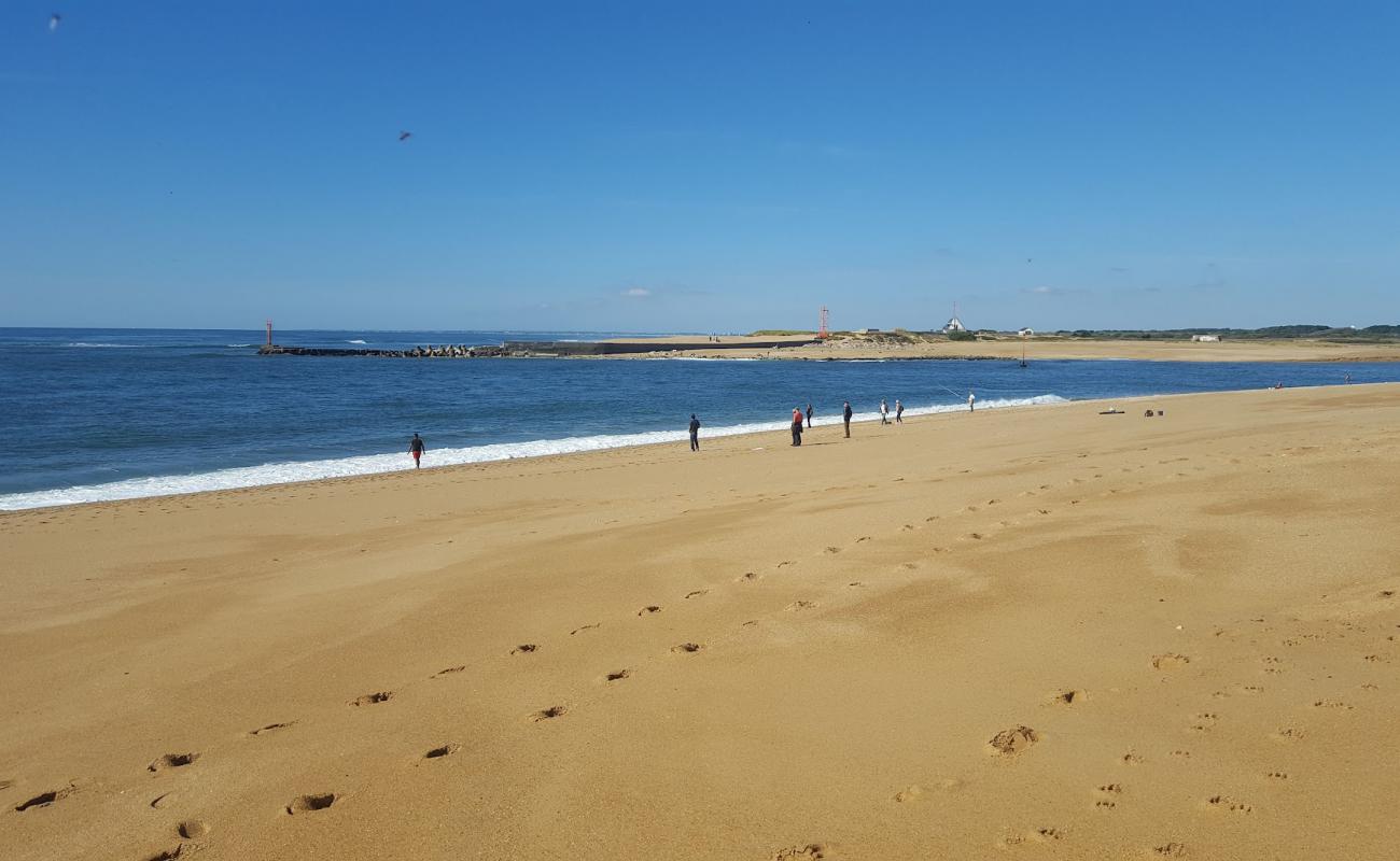 Plage de Kerminihy'in fotoğrafı parlak kum yüzey ile