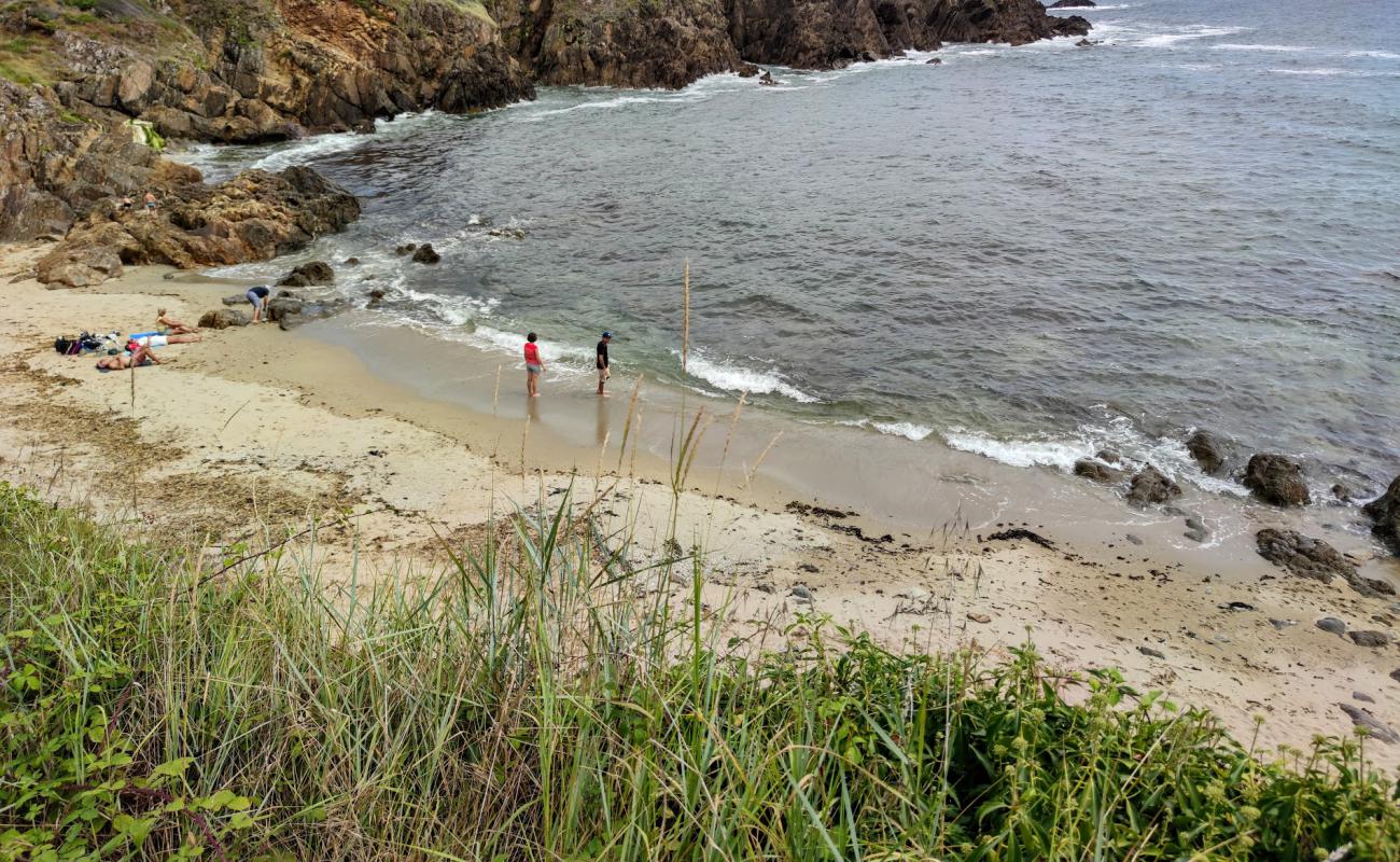 Plage Stang Souc'in fotoğrafı açık bej kum yüzey ile