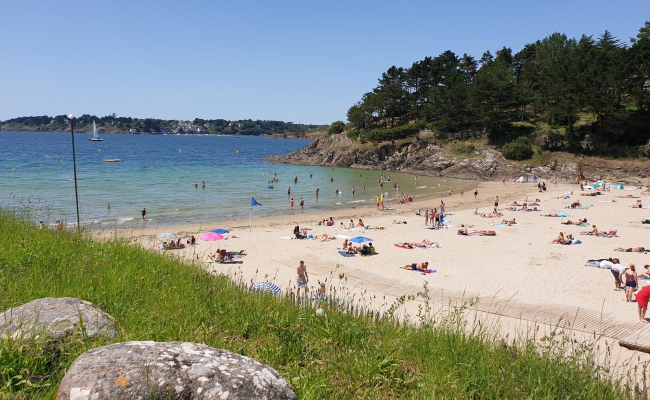 Plage de Kerfany'in fotoğrafı açık bej kum yüzey ile