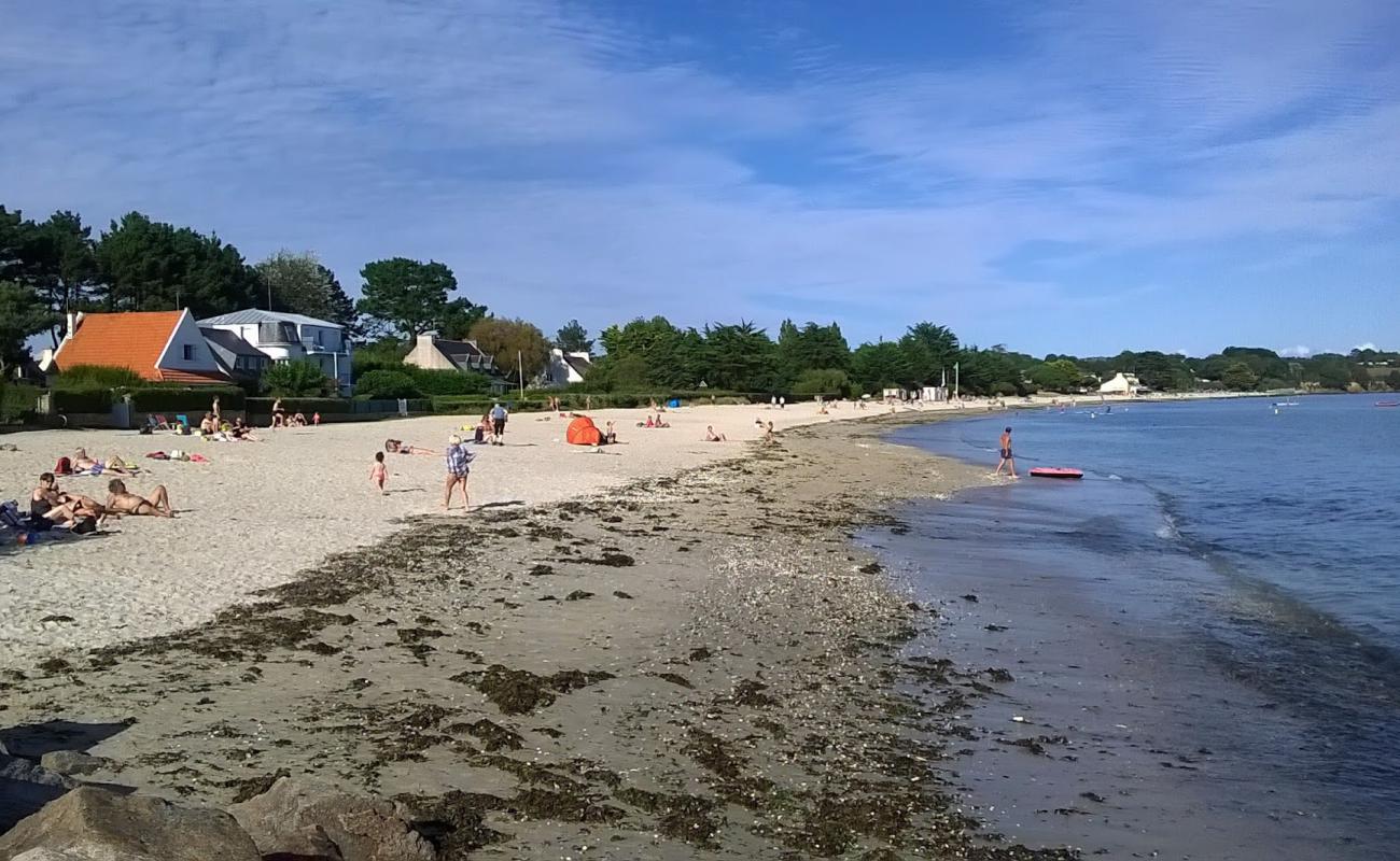 Plage de Kerleven'in fotoğrafı açık bej kum yüzey ile