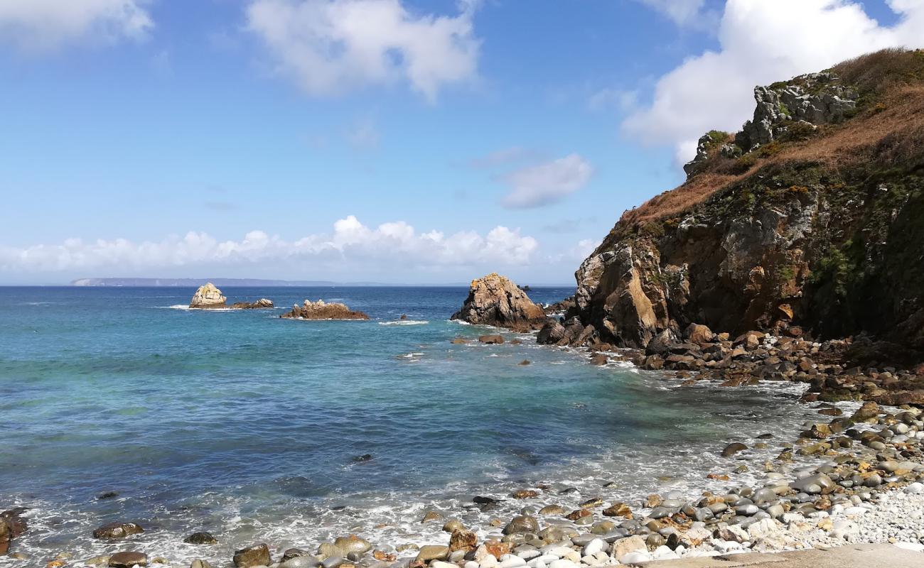 Plage de Lesven'in fotoğrafı bej kum ve çakıl yüzey ile