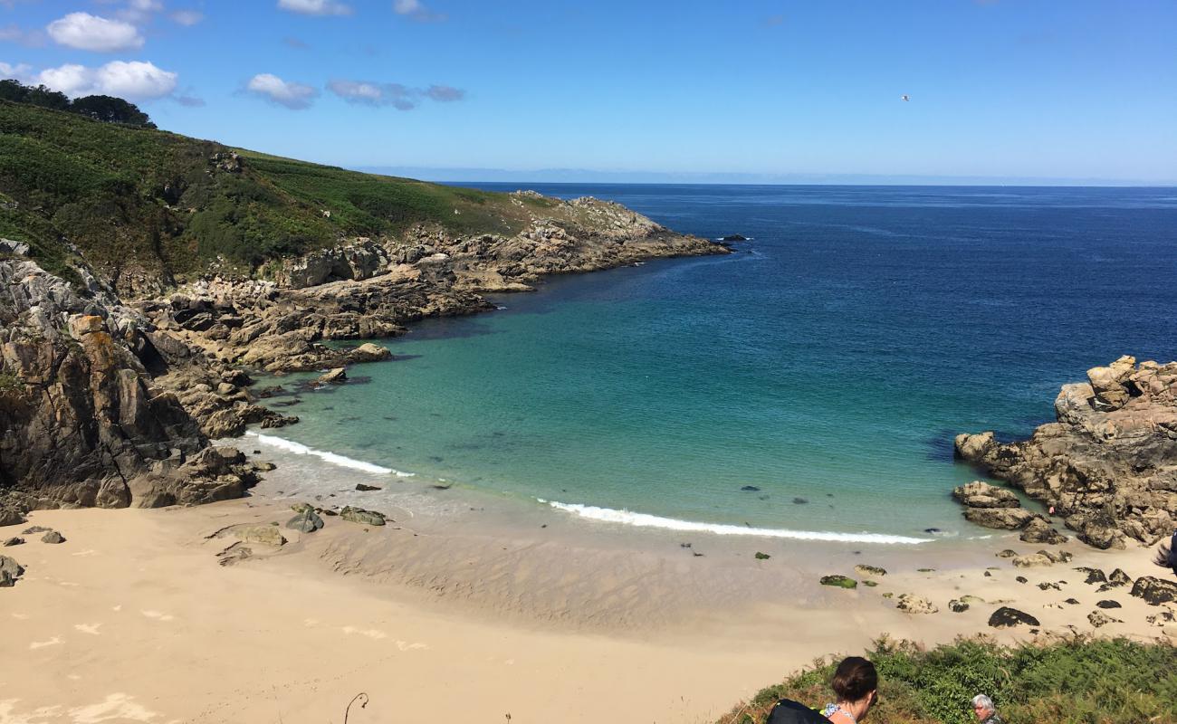 Plage de Pors Trez'in fotoğrafı i̇nce bej kum yüzey ile