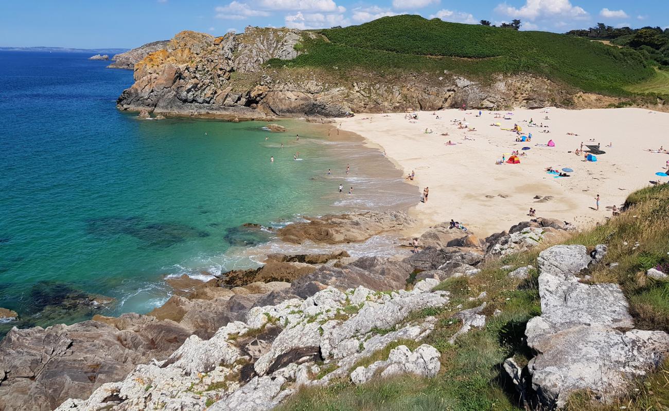Plage de Pors Peron'in fotoğrafı açık bej kum yüzey ile