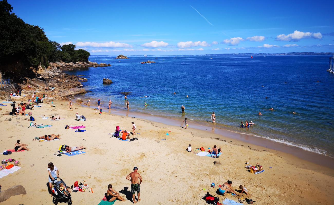 Plage Saint-Jean'in fotoğrafı i̇nce bej kum yüzey ile