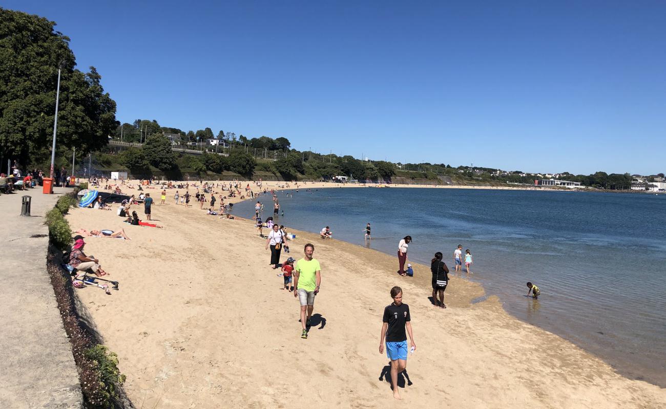 Plage du Moulin Blanc'in fotoğrafı açık bej kum yüzey ile