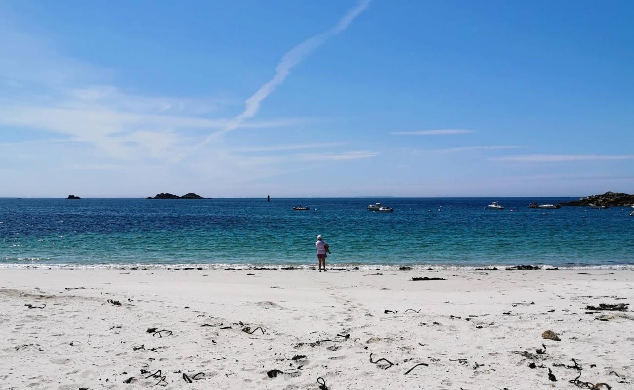 Plage de Porsman'in fotoğrafı beyaz kum yüzey ile