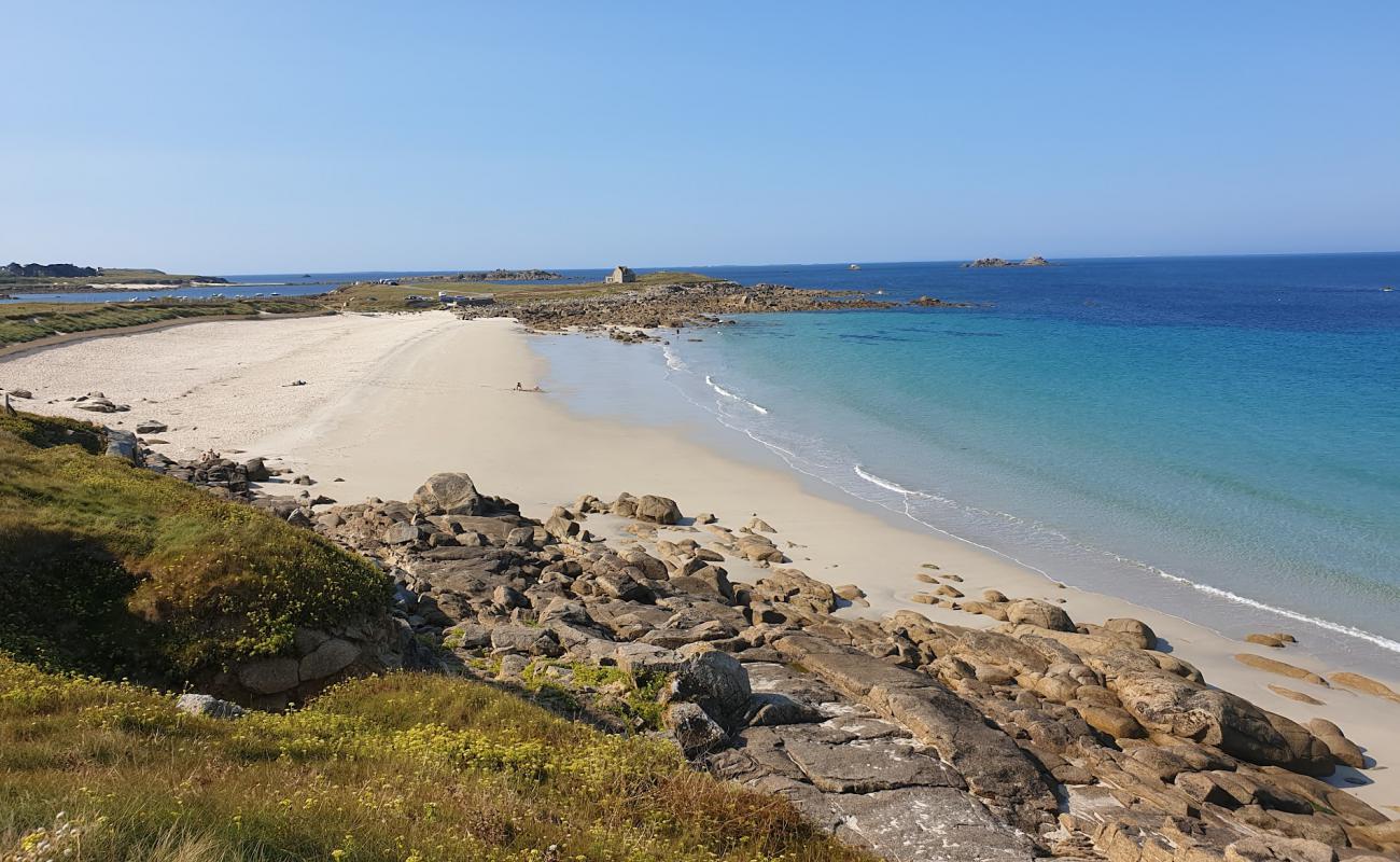 Plage de Porsguen'in fotoğrafı beyaz kum yüzey ile