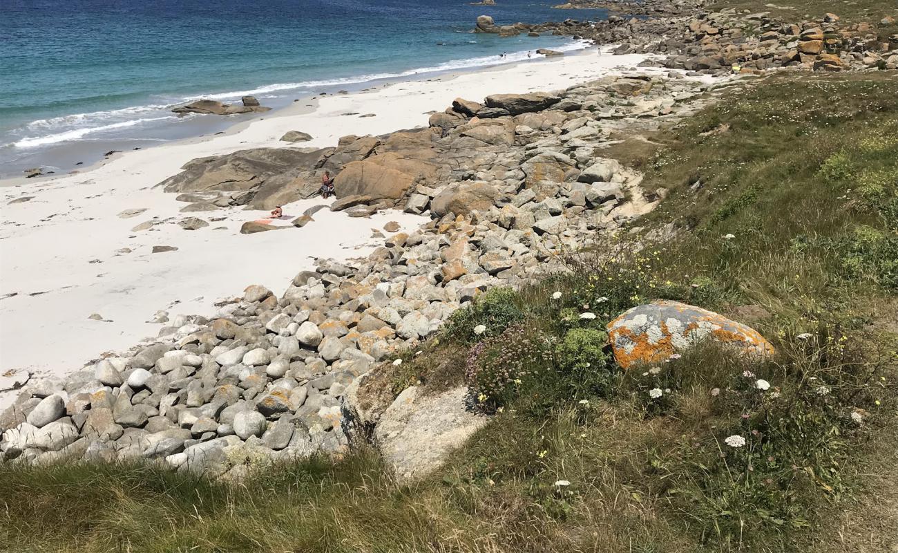 Plage Du Gouerou'in fotoğrafı açık bej kum yüzey ile