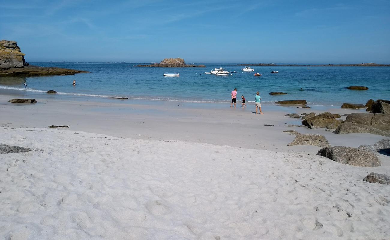 Beach of Porsguen'in fotoğrafı beyaz kum yüzey ile