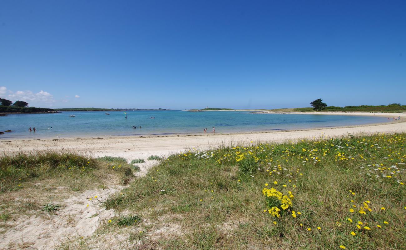 Plage de Saint-Cava'in fotoğrafı açık bej kum yüzey ile
