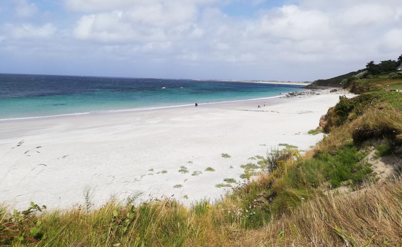Plage du Zorn'in fotoğrafı beyaz kum yüzey ile