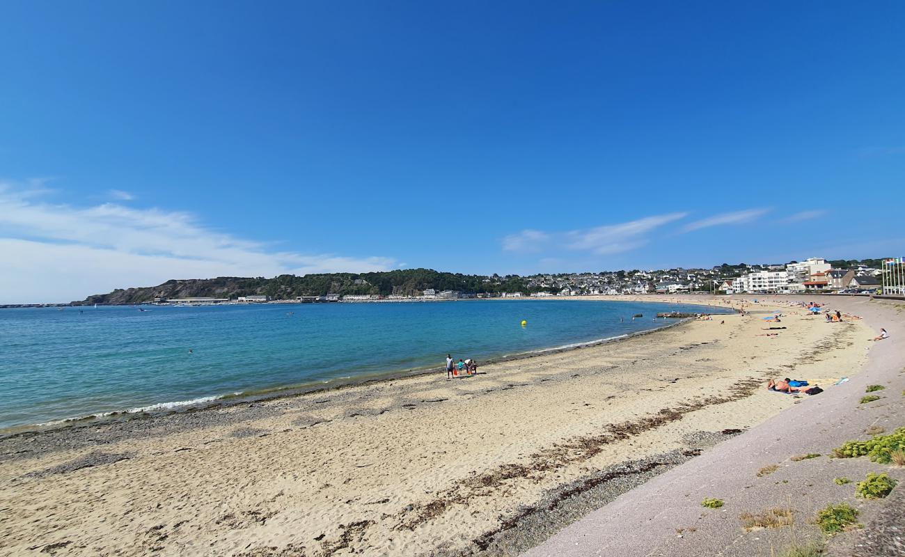 Plage du Centre'in fotoğrafı parlak kum yüzey ile