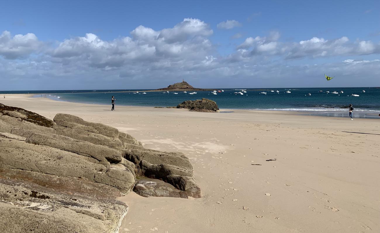 Plage Saint Michel'in fotoğrafı açık bej kum yüzey ile